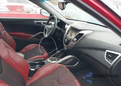 2012 Hyundai Veloster Base W/Red/Black z USA, uszkodzony, nr VIN KMHTC6AD1CU054540